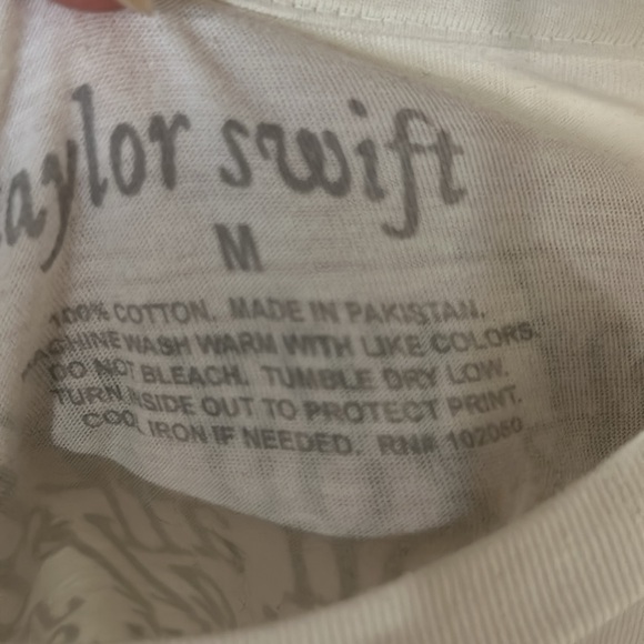 Taylor Swift Folklore Merch August sold out exclusif one year anniversaire - Picture 4 of 4